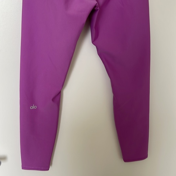 ALO YOGA 7/8 AIRLIFT LEGGING ELECTRIC VIOLET PURPLE - Picture 8 of 10